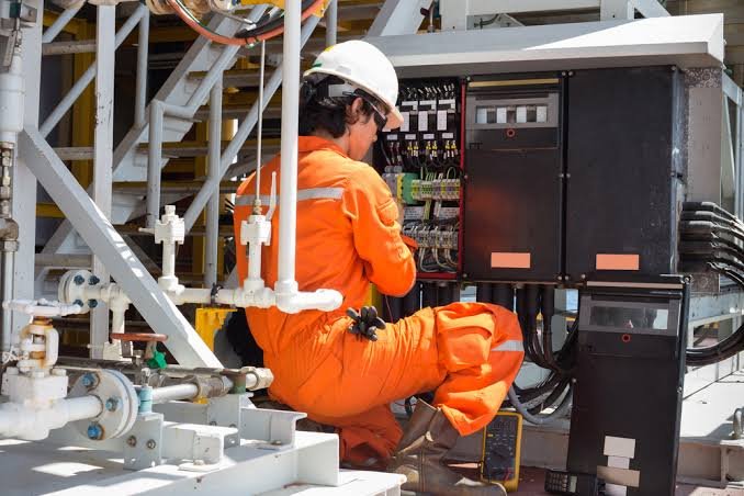 industrial electrician